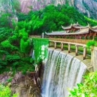 浙江受欢迎的一处景区，是中华十大名山之一，属国家5A级景区