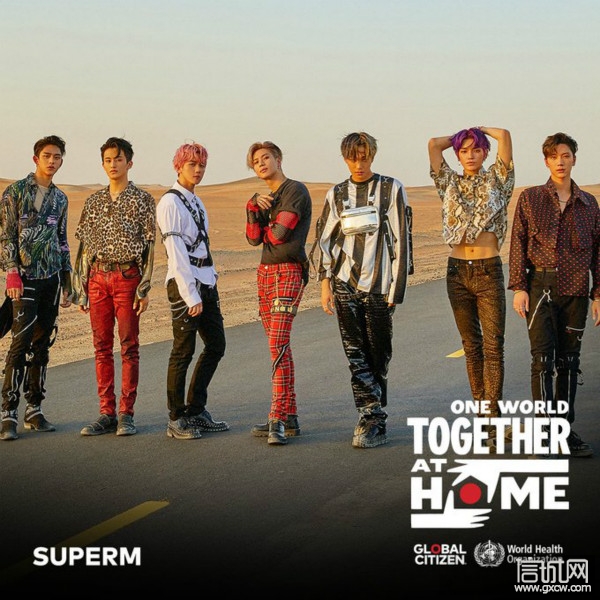 由superm七位成员献上的特别居家公演在国内引发热议.