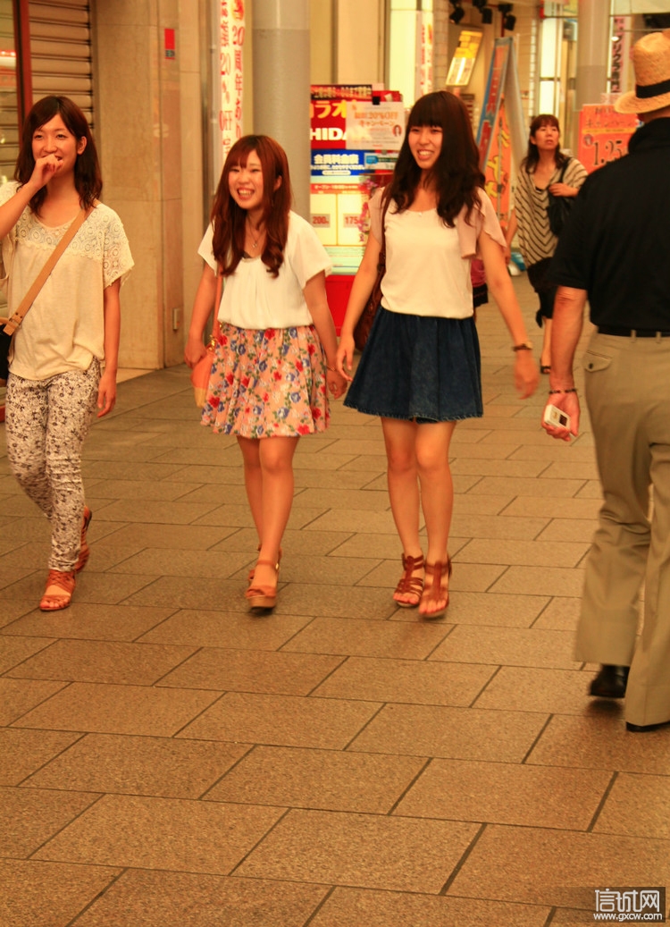实拍:日本街头的女孩 - 信城网 - 哈尔滨信城网 - 哈尔滨论坛