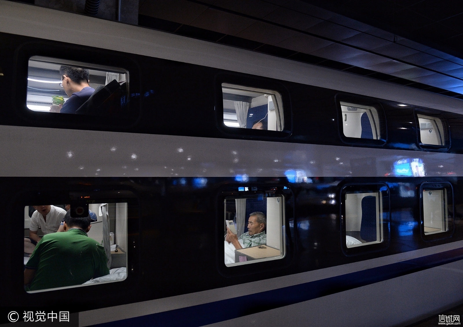 卧铺动车组升级啦! 每个铺位都是小"包间" 以后出门再也不累啦!
