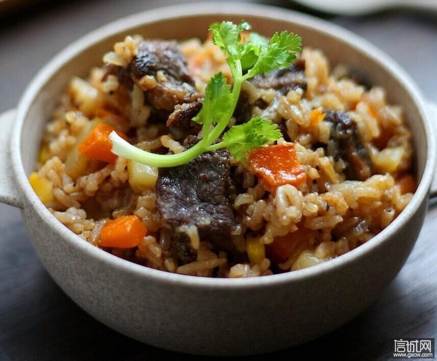 诱惑你的黑胡椒牛肉拌饭