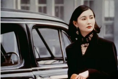 张曼玉是当年的亚军,后来不仅成为香港影后的标志,更和林青霞一起成为