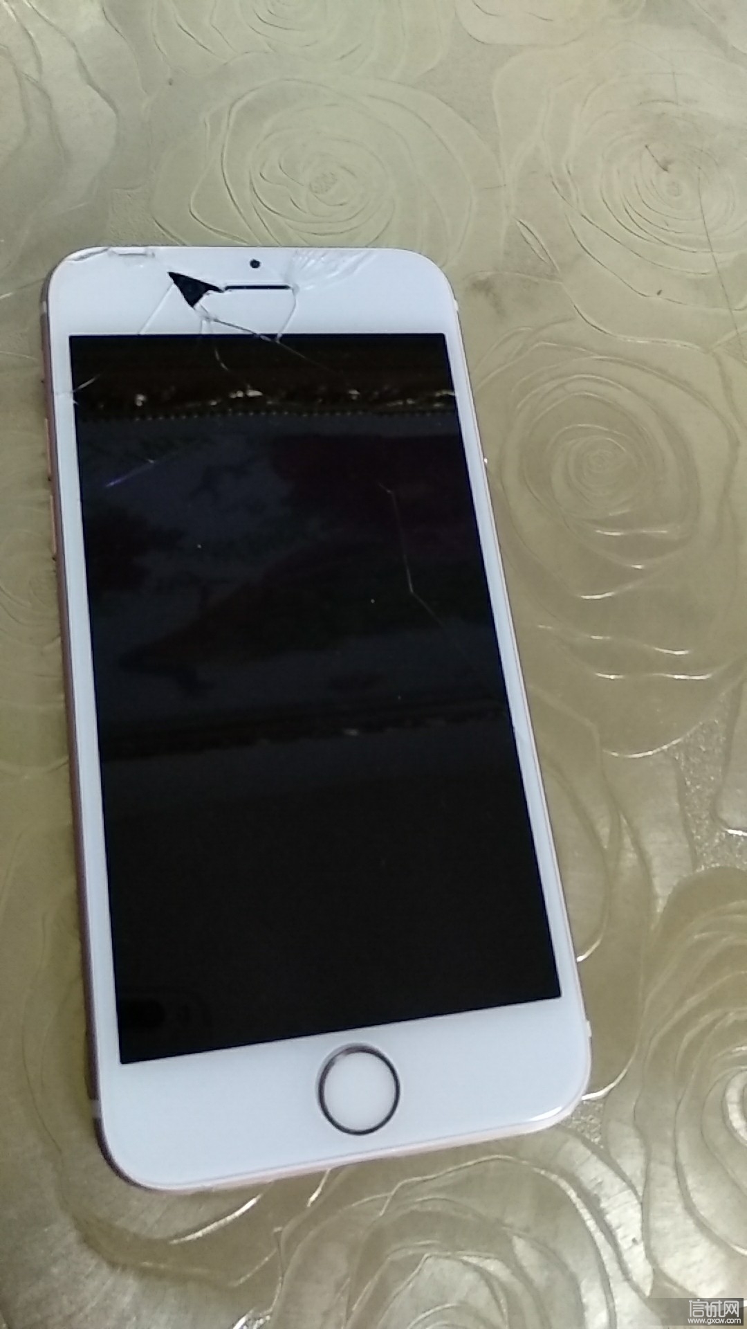 手机摔成这样,还有修的必要吗?