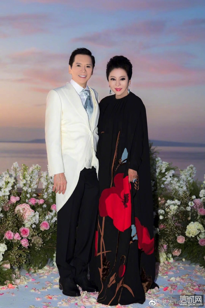 明年就40年红宝石婚了!