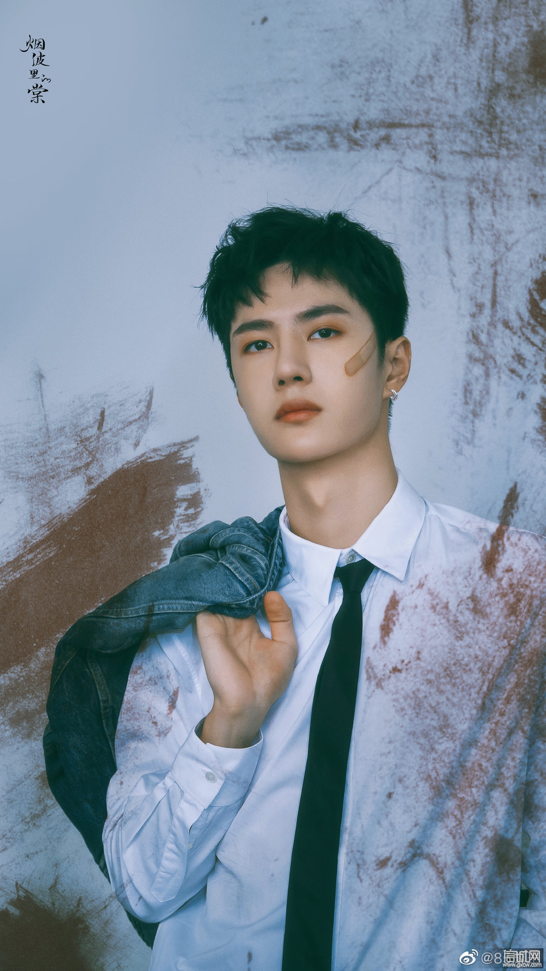 王一博利落短发搭无框眼镜又纯又欲