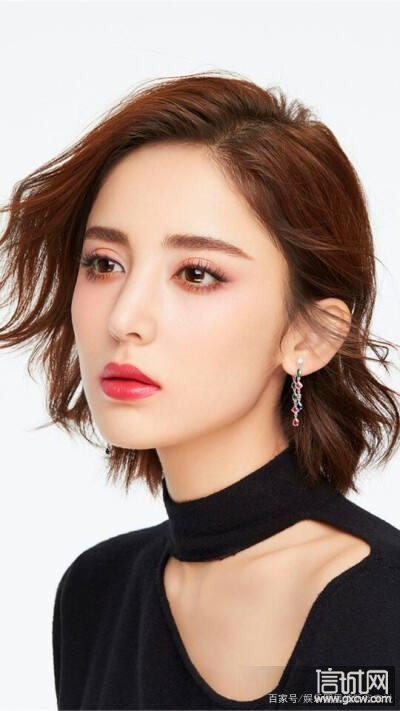 古力娜扎:漂亮就行,她的自信满满,你说呢